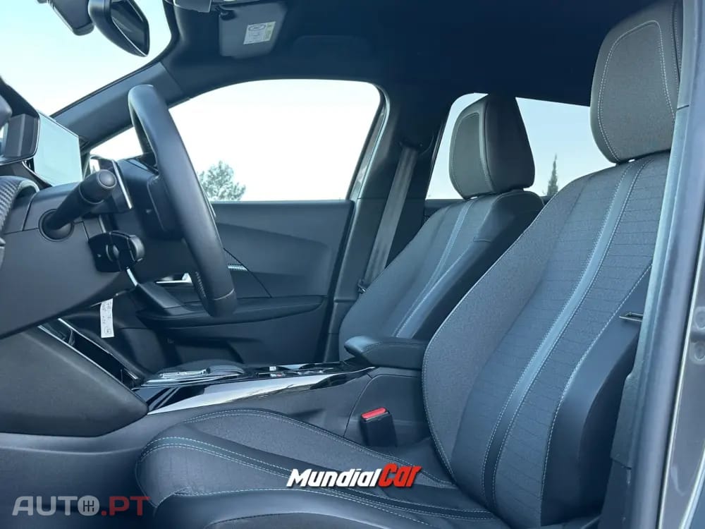 Peugeot 2008 1.2 PureTech Allure EAT8