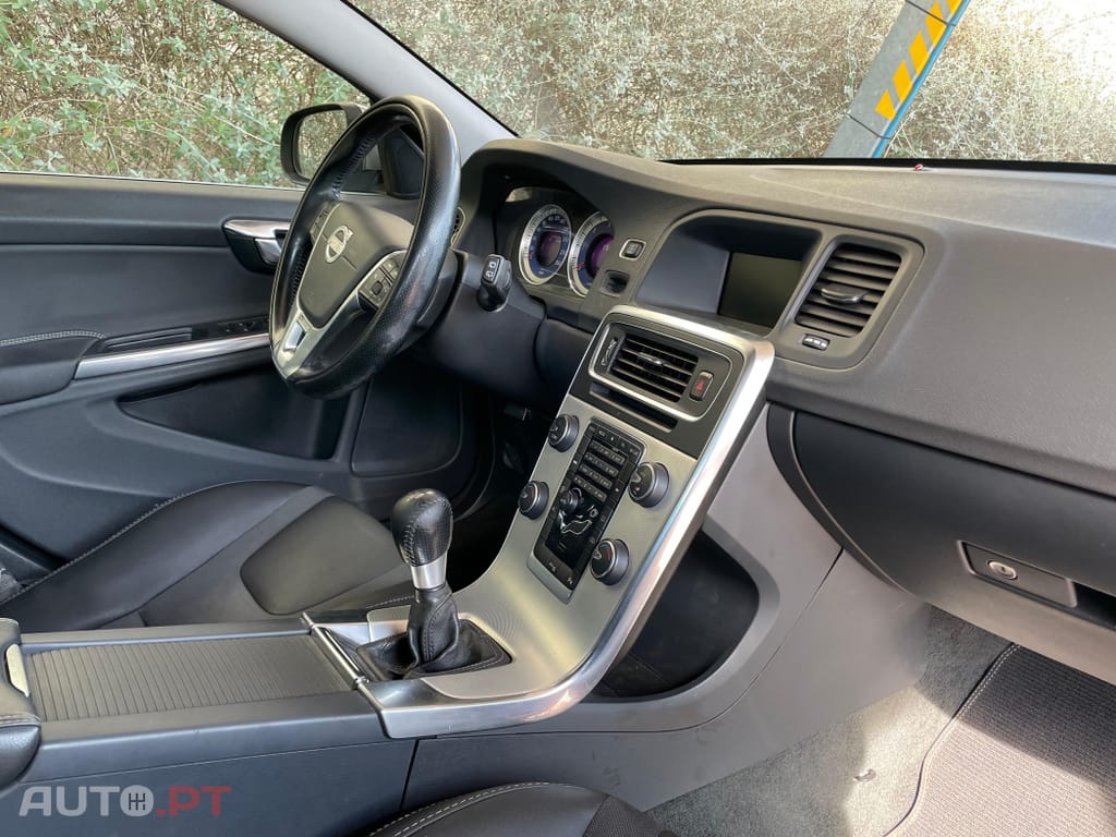 Volvo V60 2.0 D3 R-Design Start/Stop