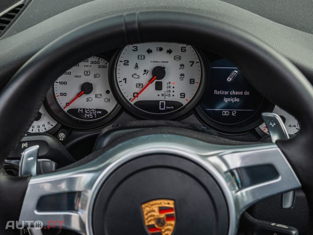 Porsche 911 Carrera 4 Cabriolet PDK Black Edition