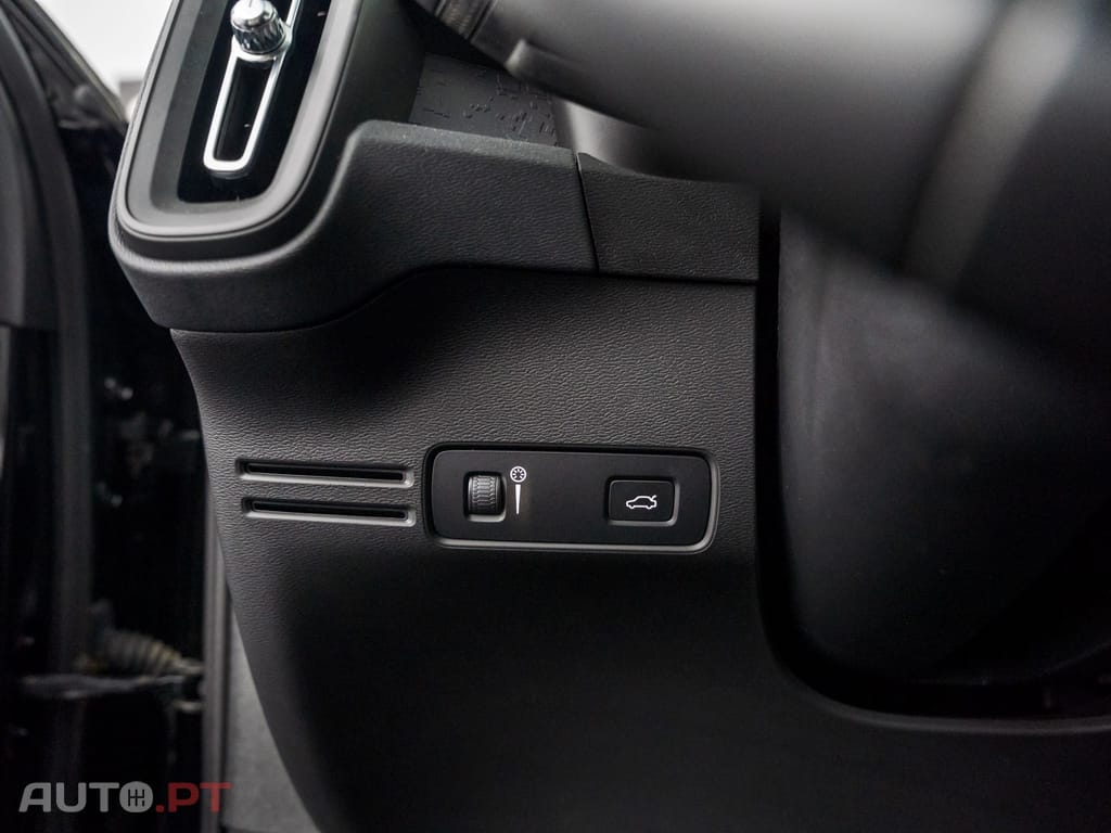 Volvo XC40 1.5 T2 Momentum Core