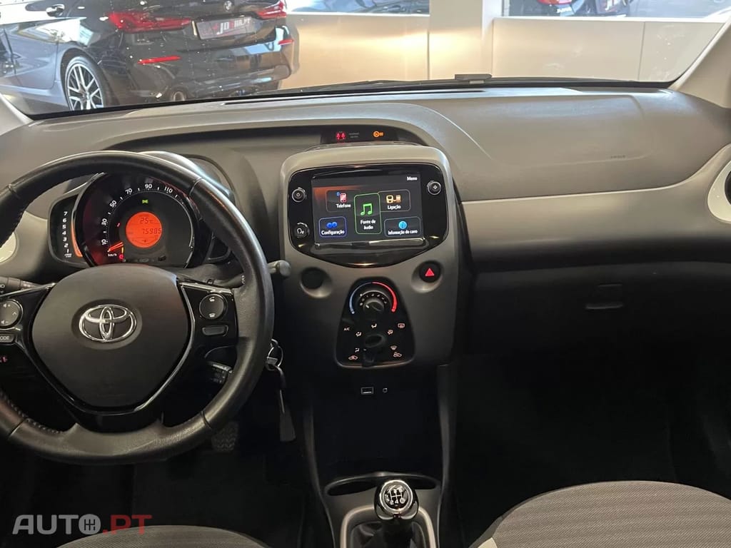 Toyota Aygo X Black&White