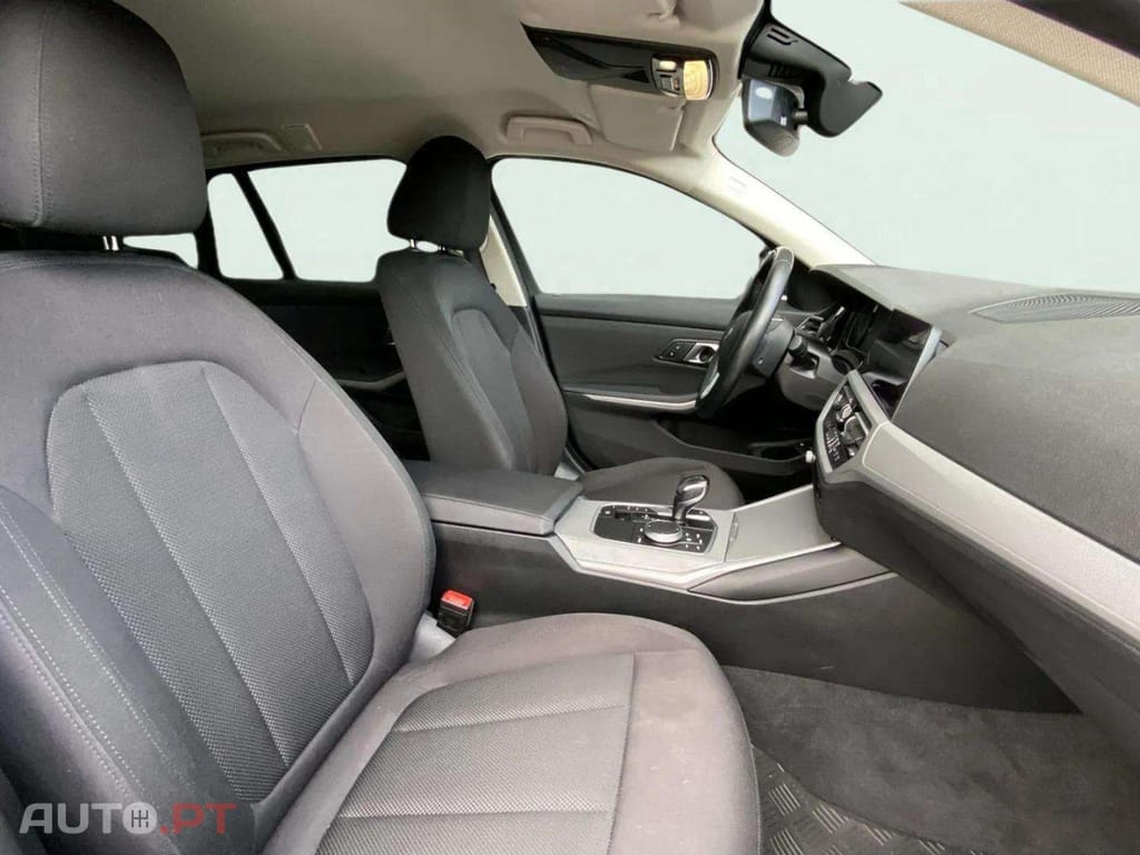 BMW 330 e Touring Corporate Edition Auto