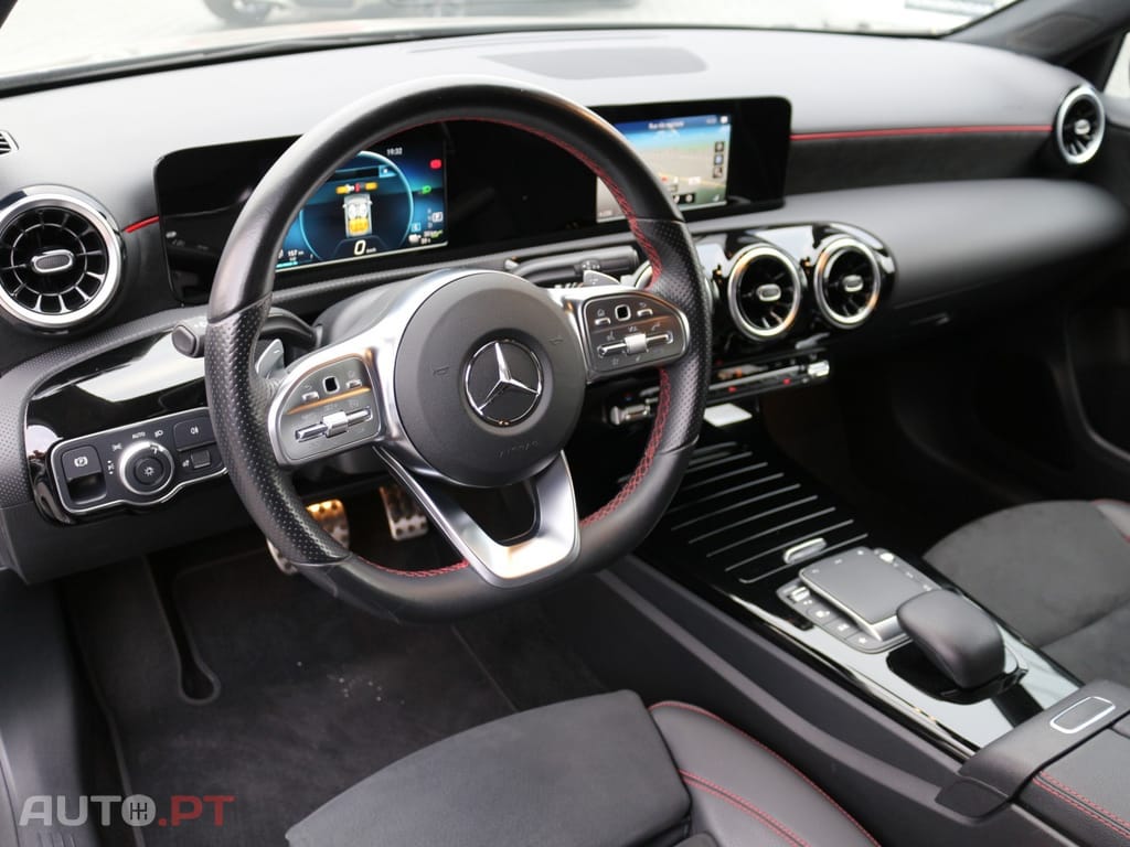 Mercedes-Benz A 250 e AMG Line