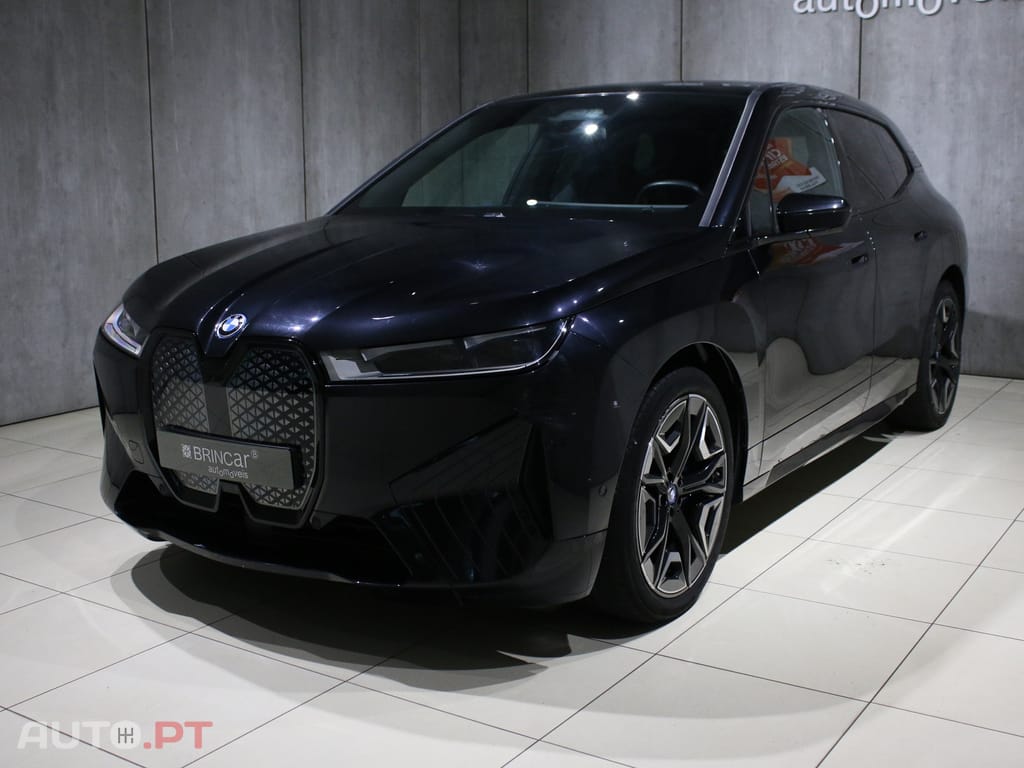 BMW iX xDrive 40 Pack Desportivo
