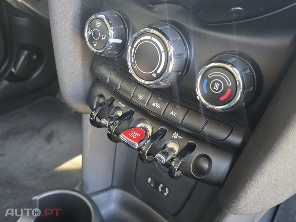 MINI Cooper Cooper D