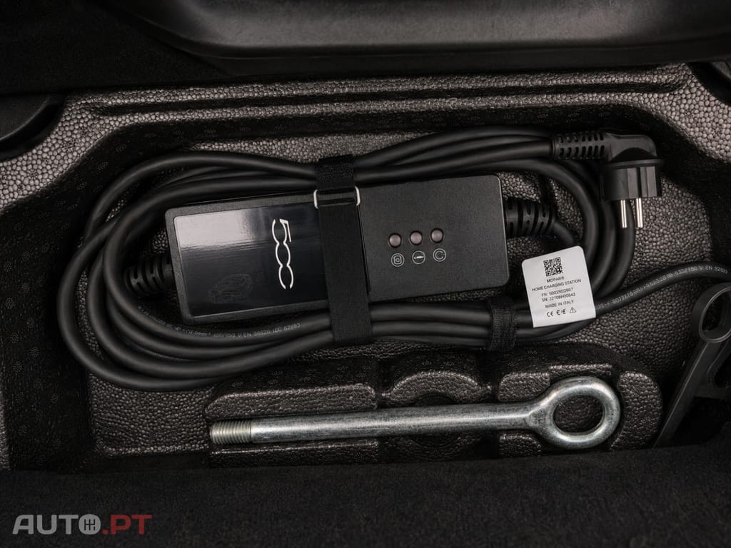 Fiat 500e La Prima