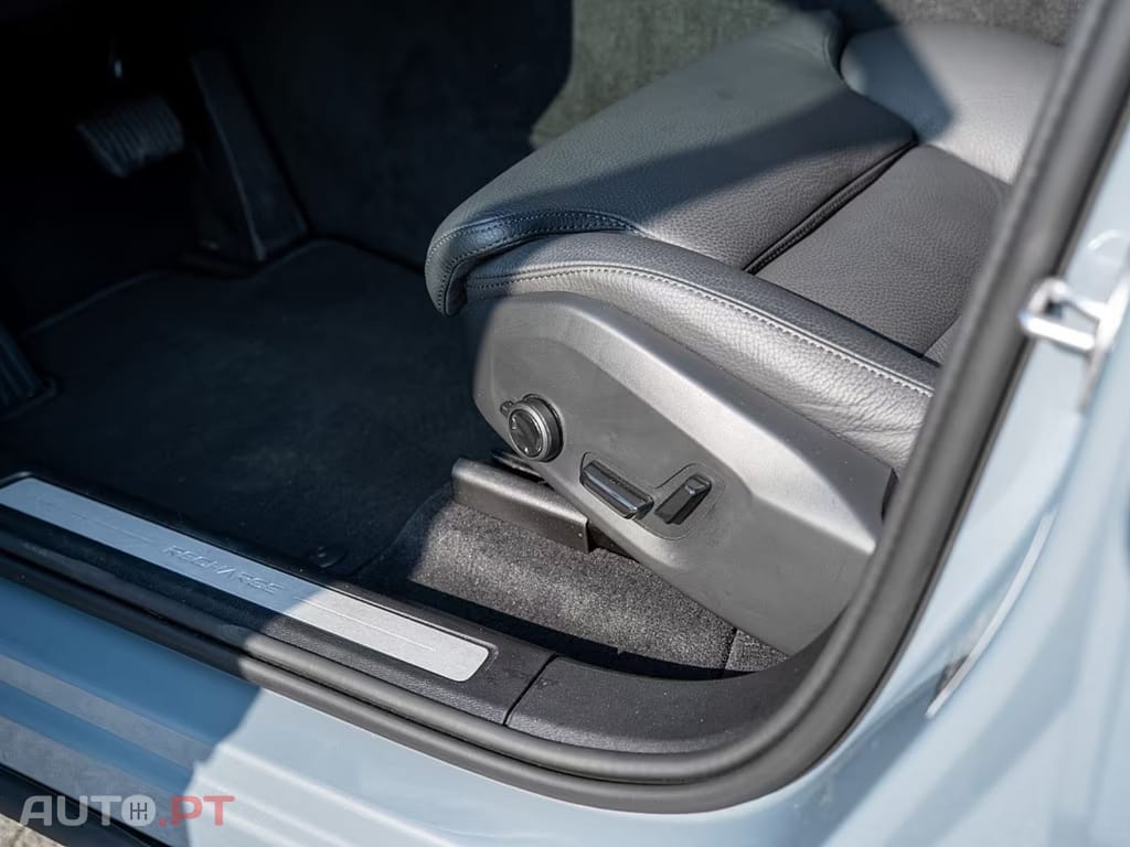 Volvo XC60 T8 Plus AWD  I.V.A DEDUTIVEL