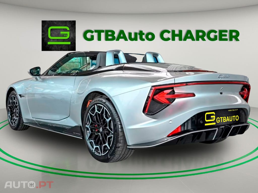 MG Cyberster E-Roadster 