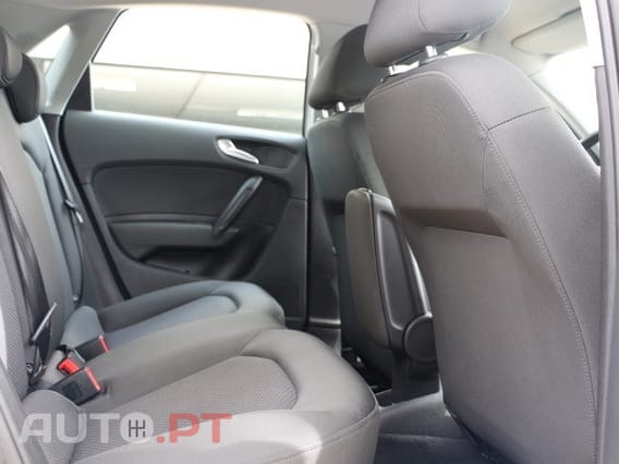 Audi A1 1.0 TFSI S-line