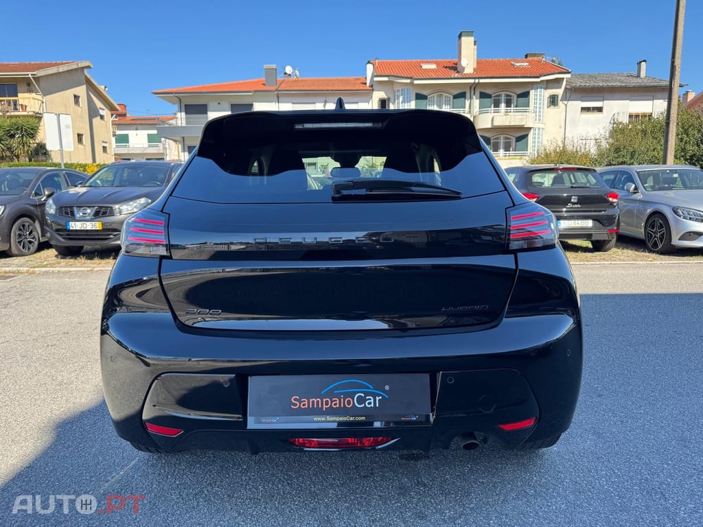 Peugeot 208 1.2 Hybrid Allure e-DCS6