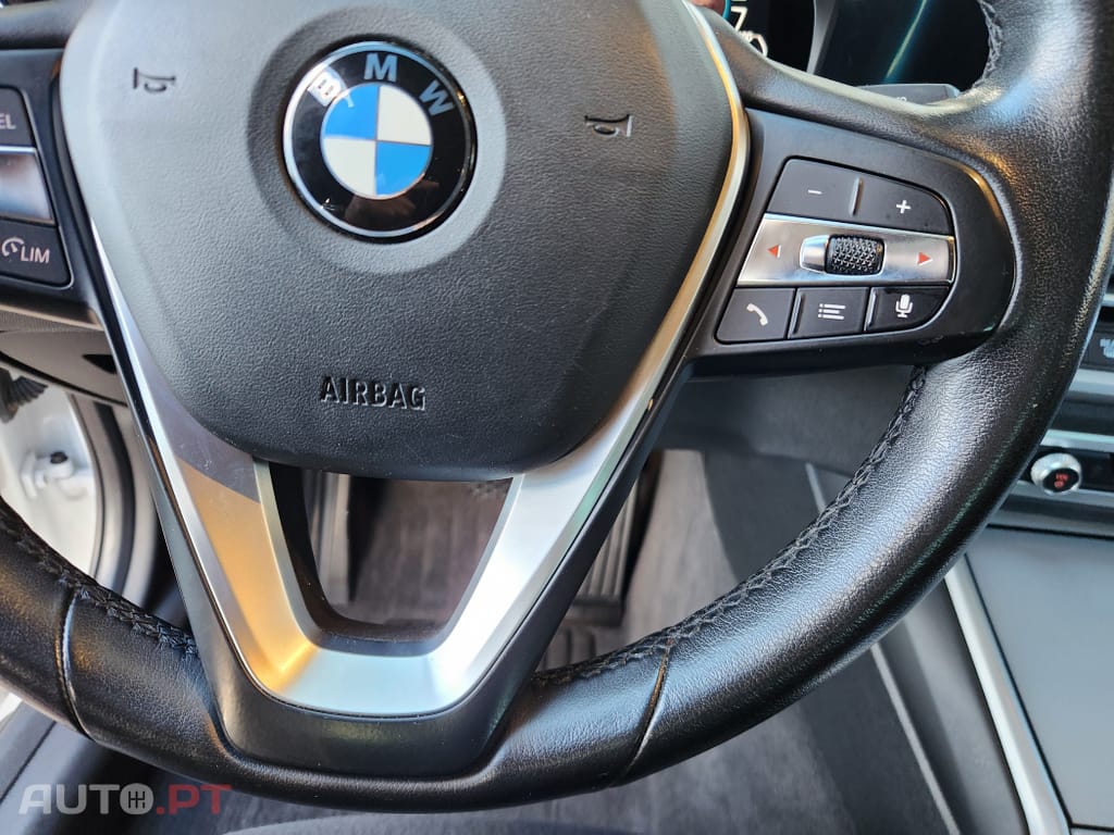 BMW 330 e Auto