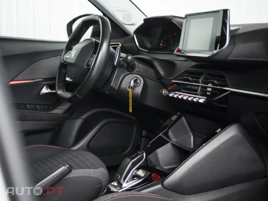 Peugeot 2008 PureTech 130 EAT8 Allure
