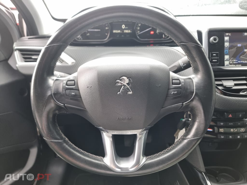 Peugeot 2008 1.2 PureTech Allure