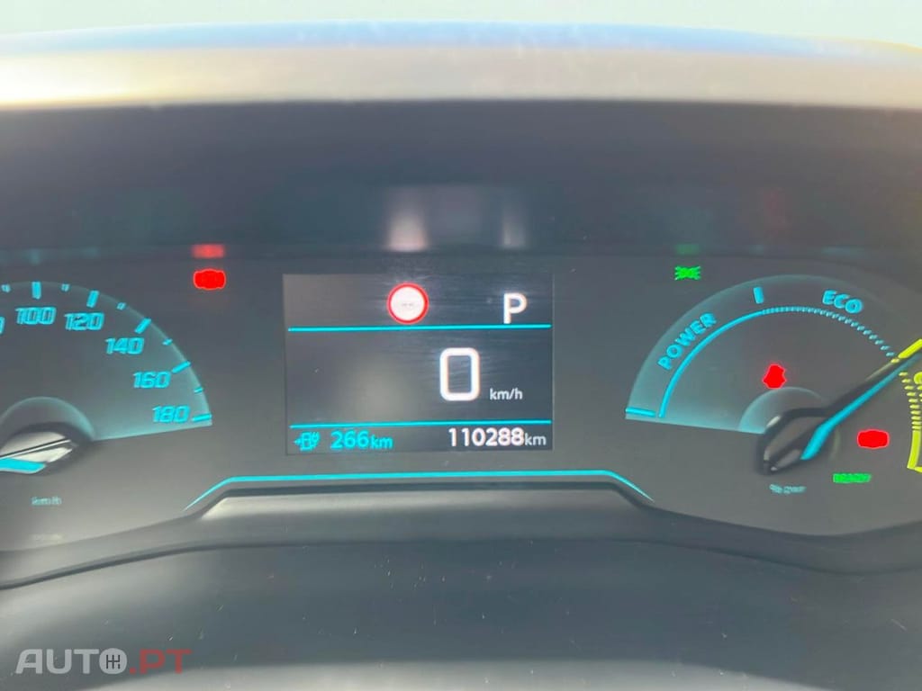 Peugeot E-2008 50 kWh Active Pack