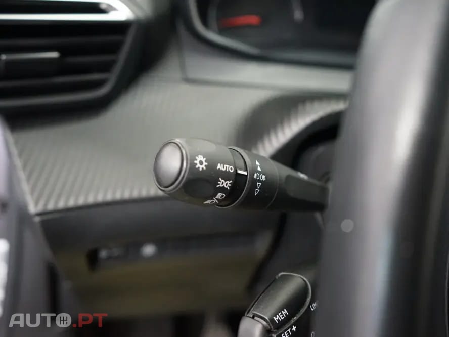 Peugeot 2008 PureTech 100 Style