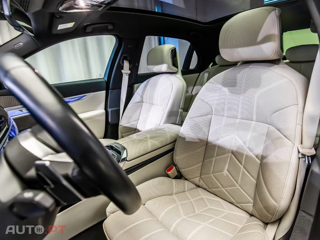 BMW 750 e xDrive M Sport