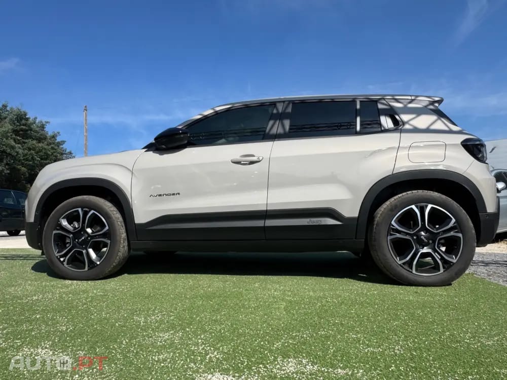 Jeep Avenger 54 kWh Summit — fotografia 6