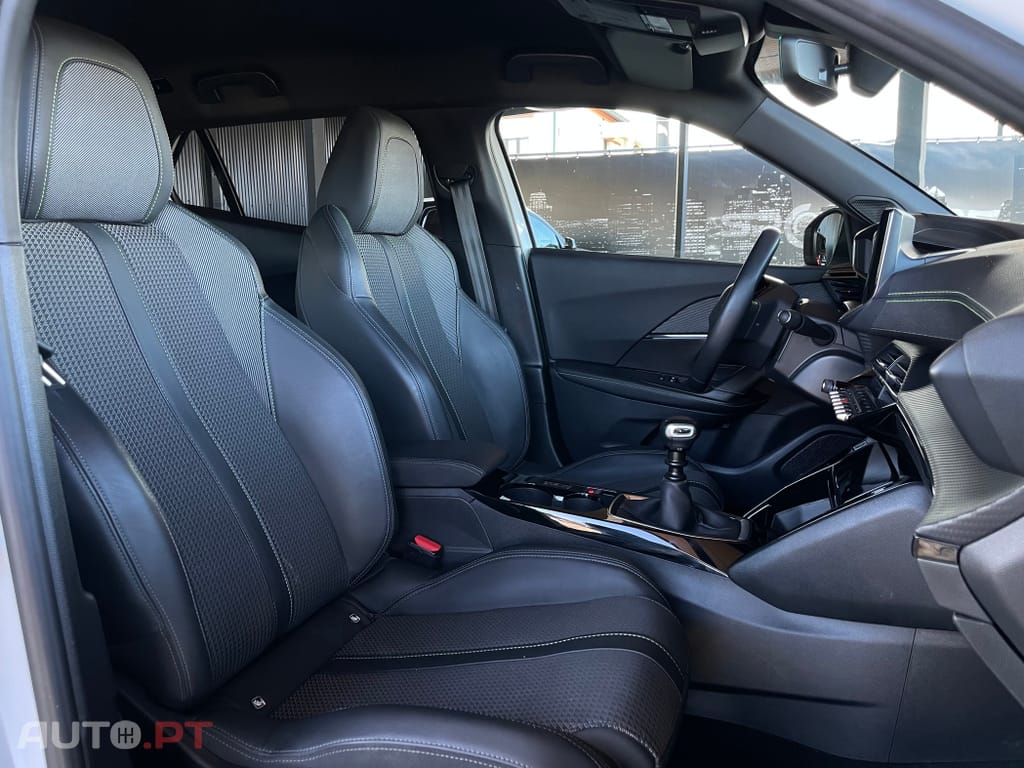 Peugeot 2008 1.2 PureTech GT