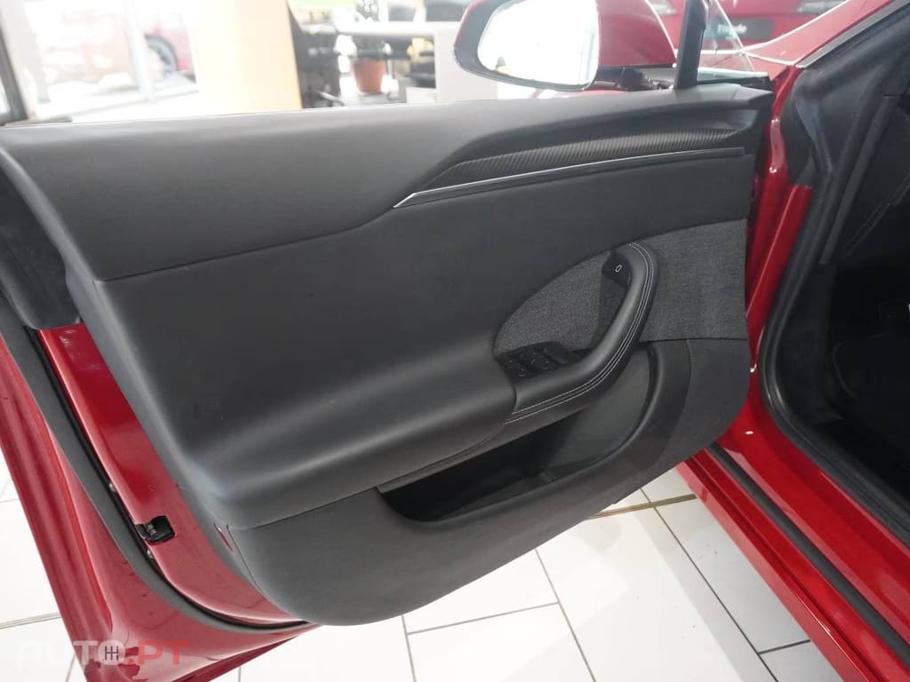 Tesla Model S Plaid AWD — fotografia 7