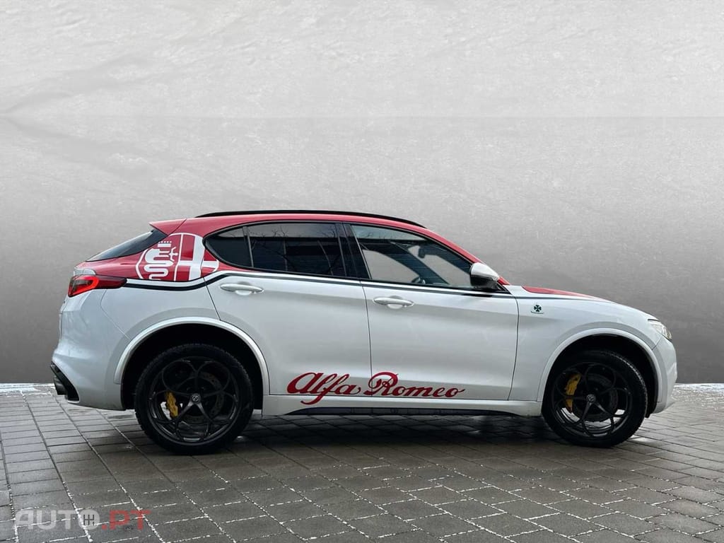 Alfa Romeo Stelvio V6 2.9 Bi-Turbo AT8-Q4 Quadrifoglio
