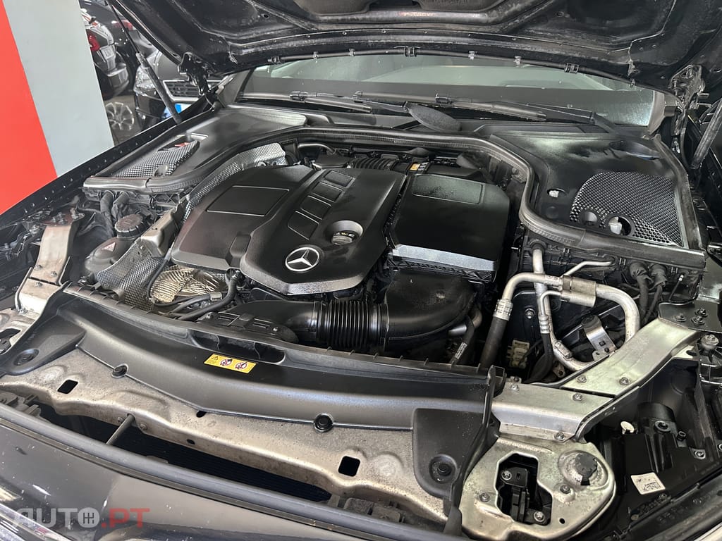 Mercedes-Benz E 220 d AMG Line
