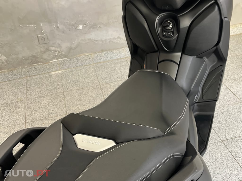 Yamaha X-Max 125