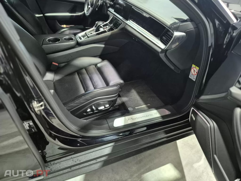 Porsche Panamera 4 E-Hybrid