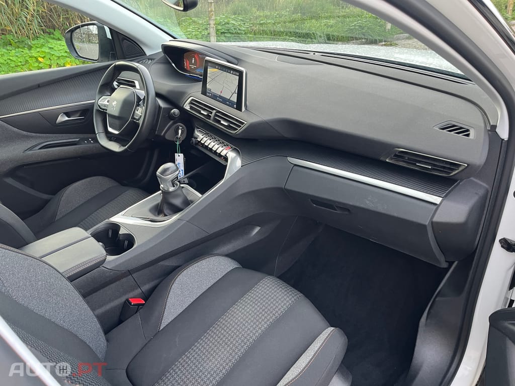 Peugeot 3008 1.5 BlueHDi Allure