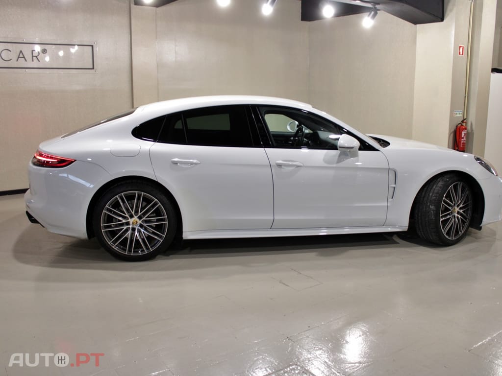 Porsche Panamera 4 E-Hybrid