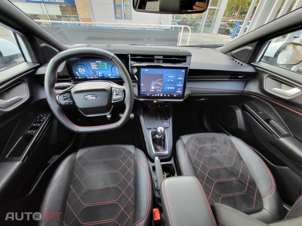 Ford Puma 1.0 EcoBoost mHEV ST-Line X