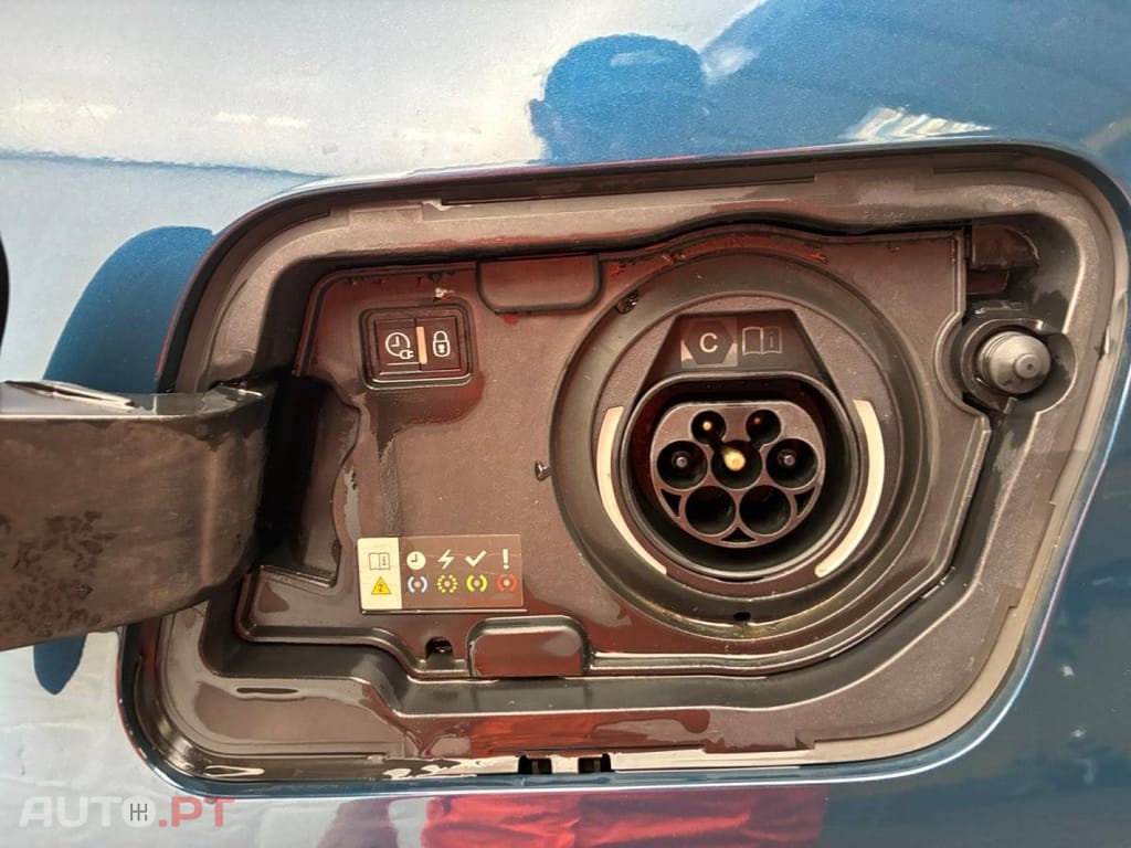 Peugeot 3008 1.6 Hybrid Allure Pack e-EAT8