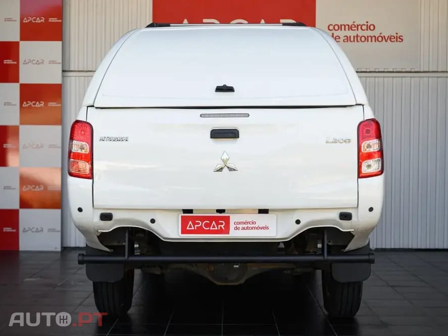 Mitsubishi L200 2.4 DI-D Club Invite Strakar Look 4WD