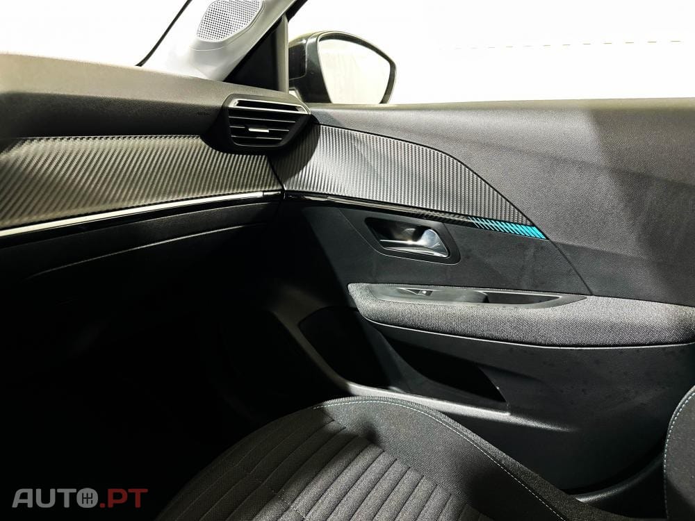 Peugeot E-208 50 kWh SE Style