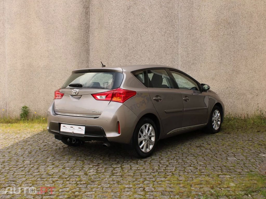 Toyota Auris 1.4 D-4D Exclusive+Navi