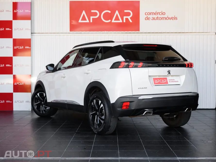 Peugeot 2008 1.2 PureTech Allure EAT8