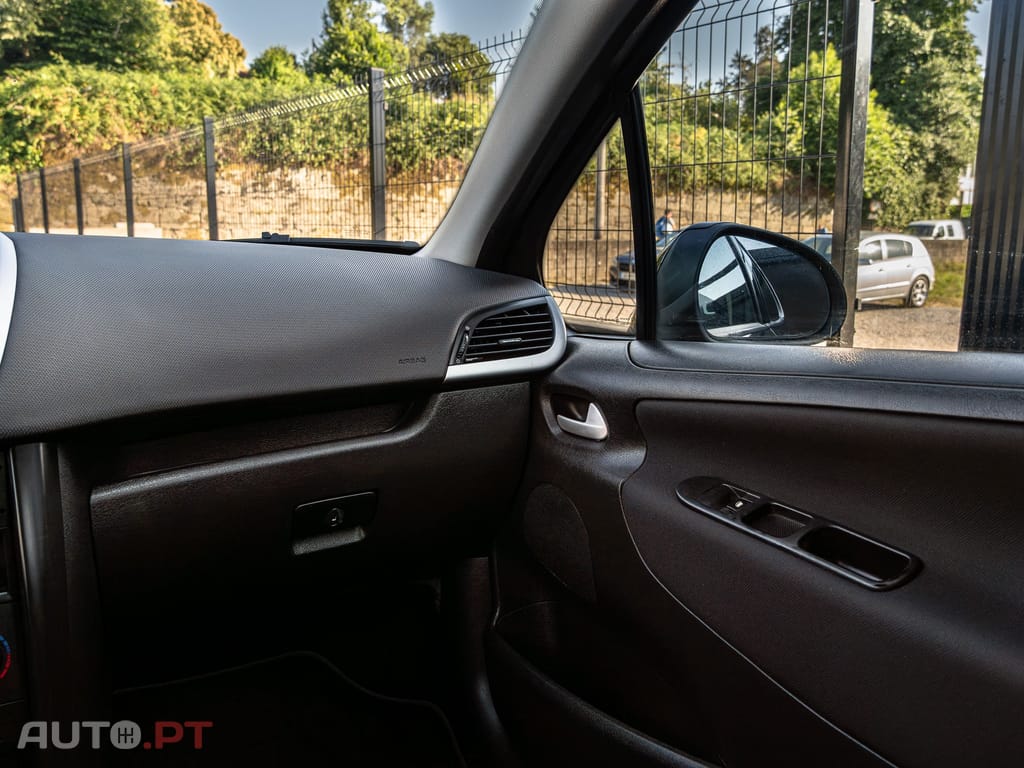 Peugeot 207 1.4 HDi