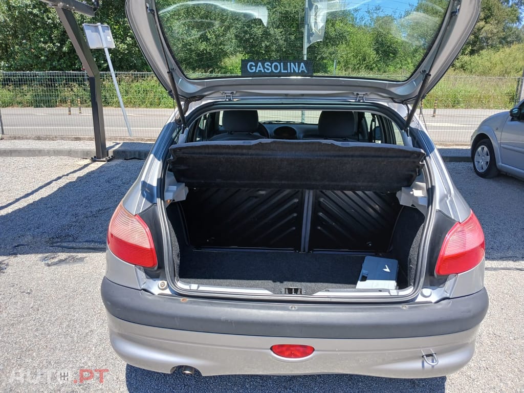 Peugeot 206 1.1