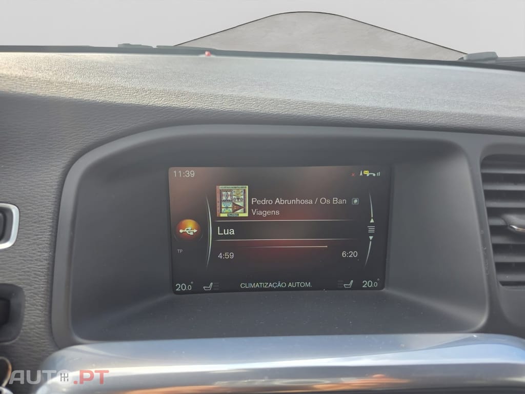 Volvo V60 D6 Twin Engine Geartronic RDesign — fotografia 11