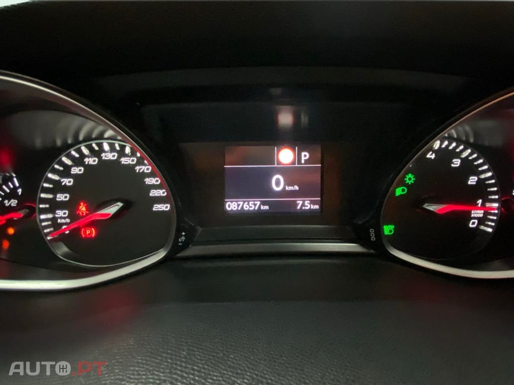 Peugeot 308 1.2 PureTech Allure EAT8