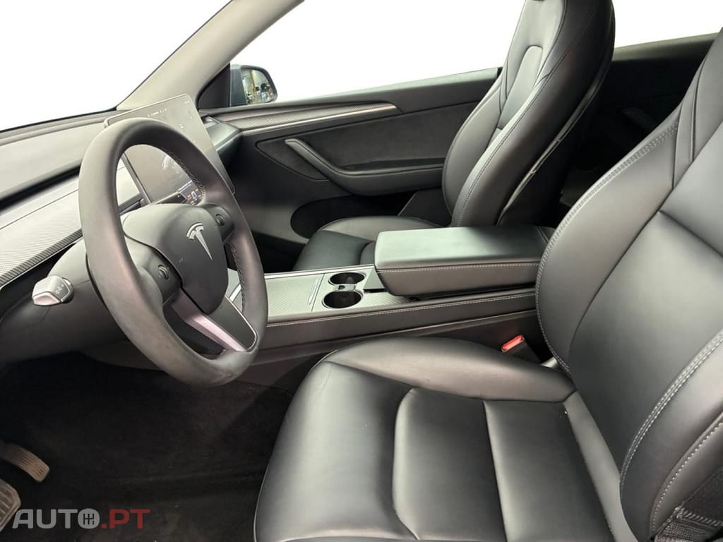 Tesla Model Y Standard RWD