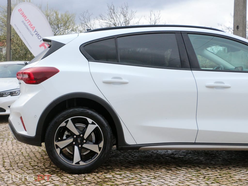 Ford Focus 1.0 EcoBoost MHEV Active