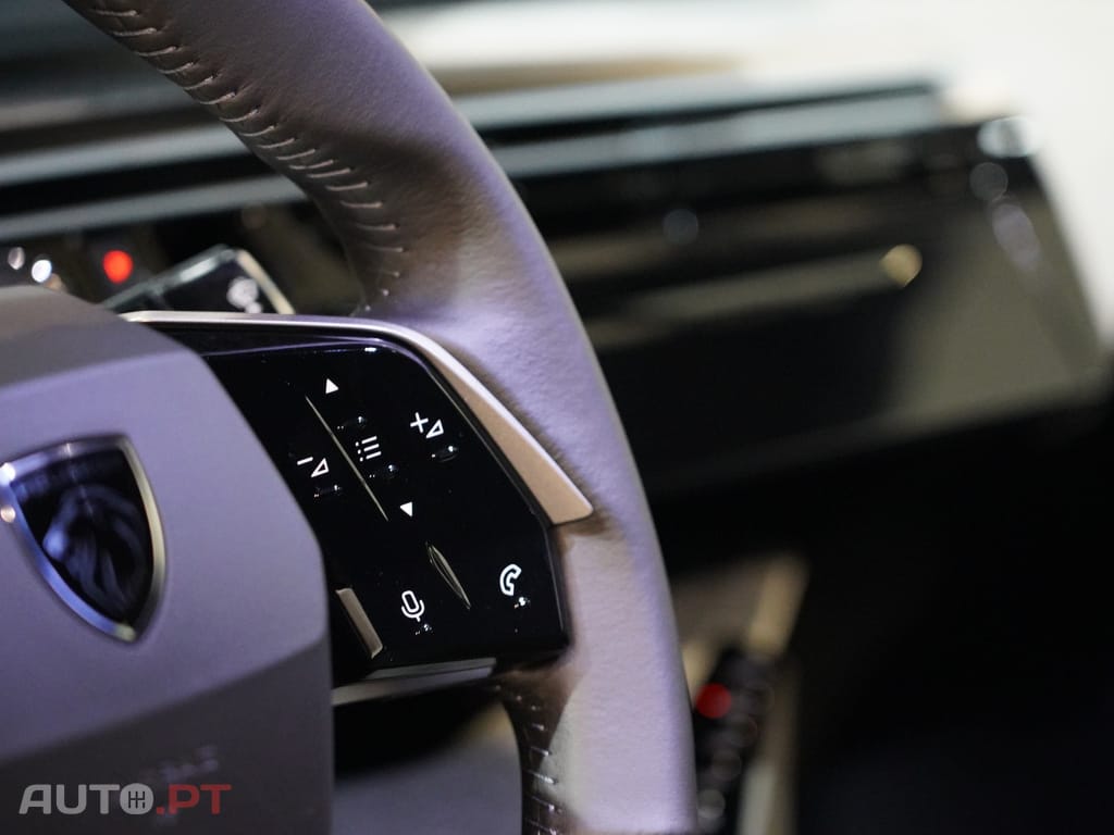 Peugeot 3008 1.2 Hybrid Allure e-DCS6