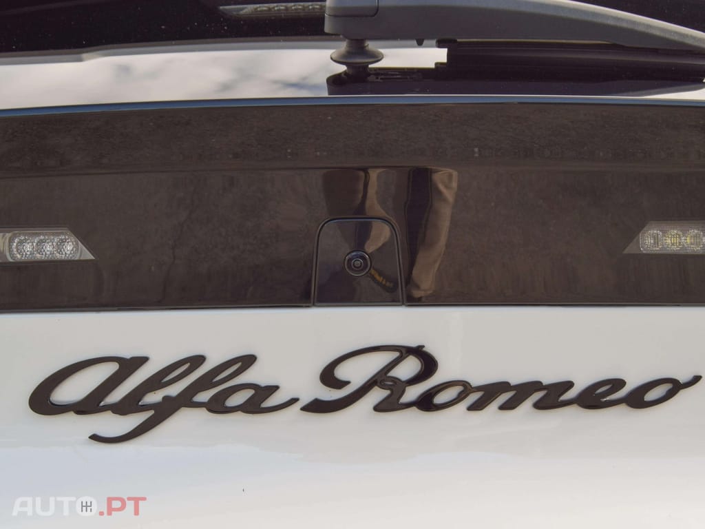 Alfa Romeo Junior 1.2 Speciale eDCT6