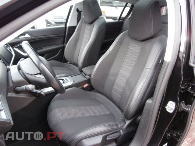 Peugeot 308 BlueHDi 130 Black Edition