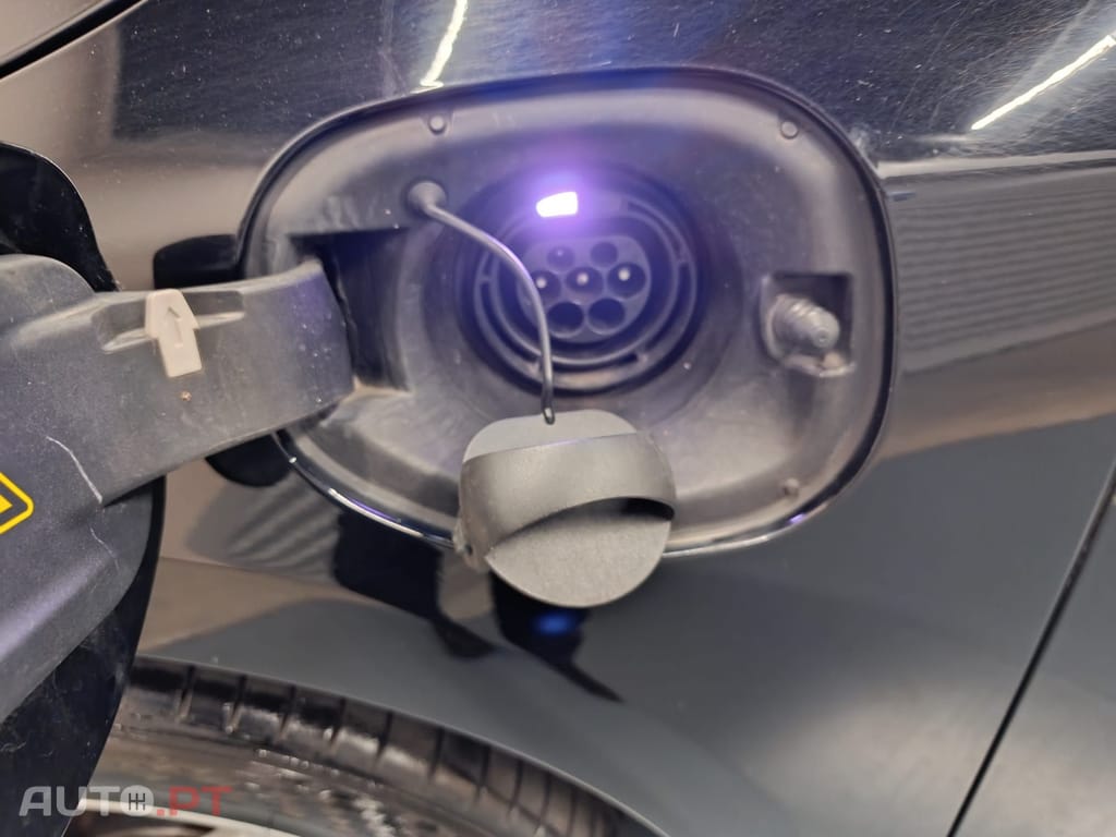 Volvo V60 2.4 D D6 Twin Engine Hibrid plug-in