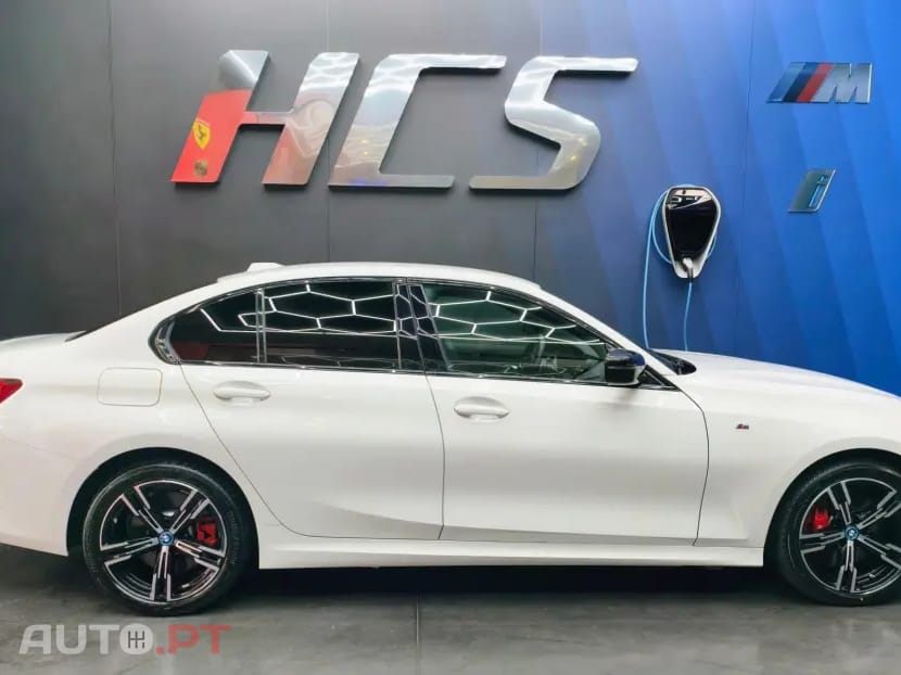 BMW 330 e Pack Desportivo M Pro Auto