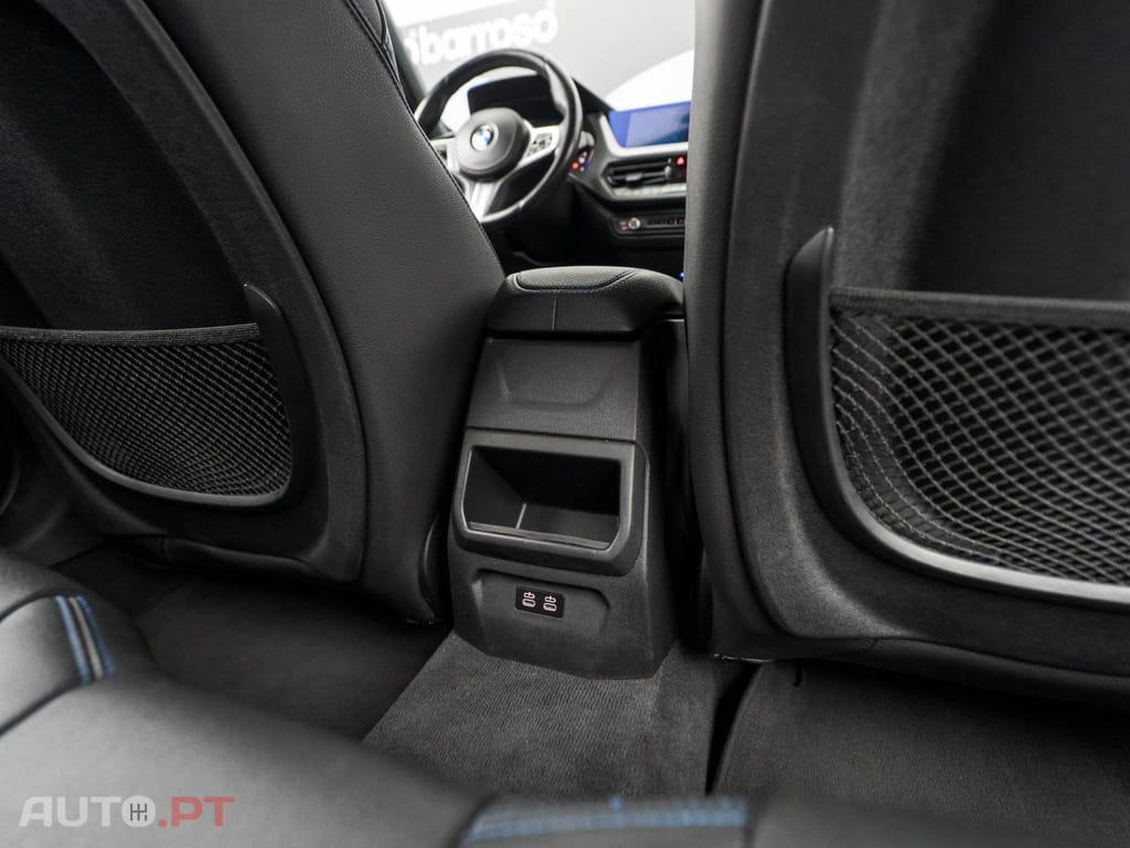 BMW 118 i Pack Desportivo M Auto