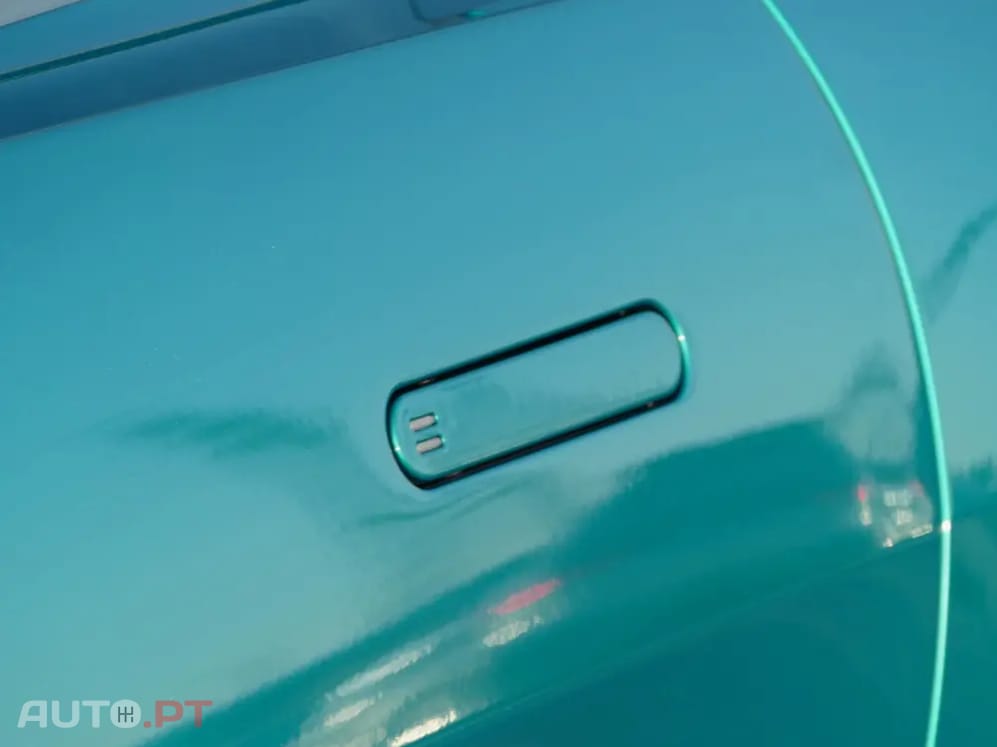 Aston Martin Vantage Coupé V8