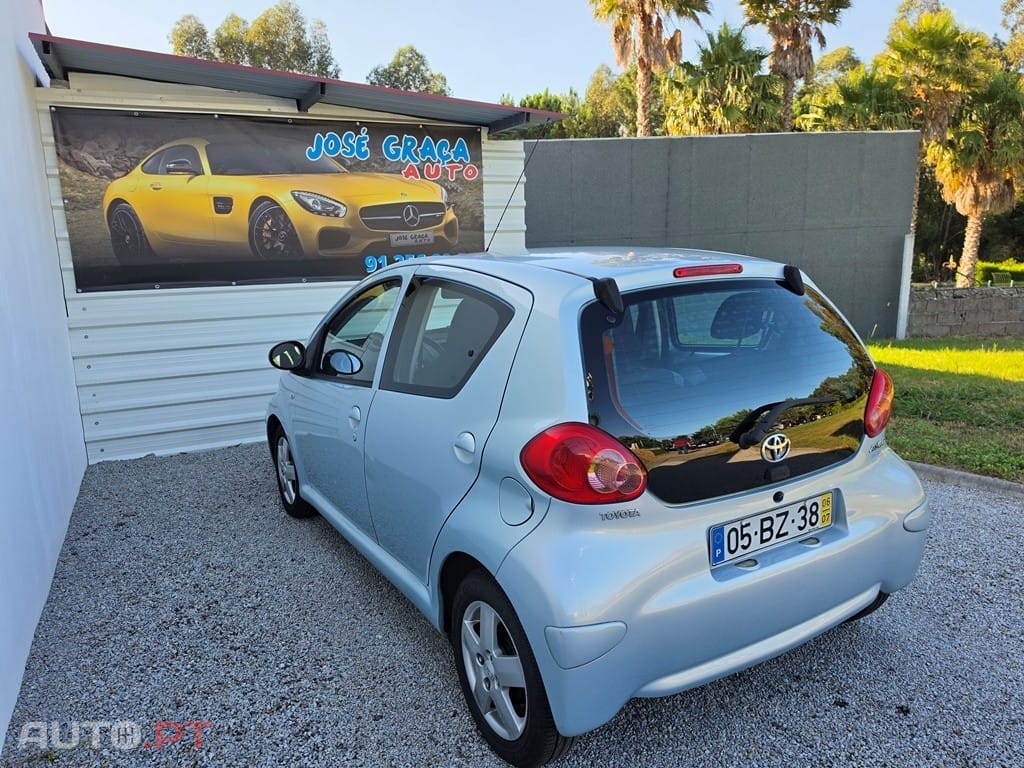 Toyota Aygo 1.0 + AC — fotografia 3