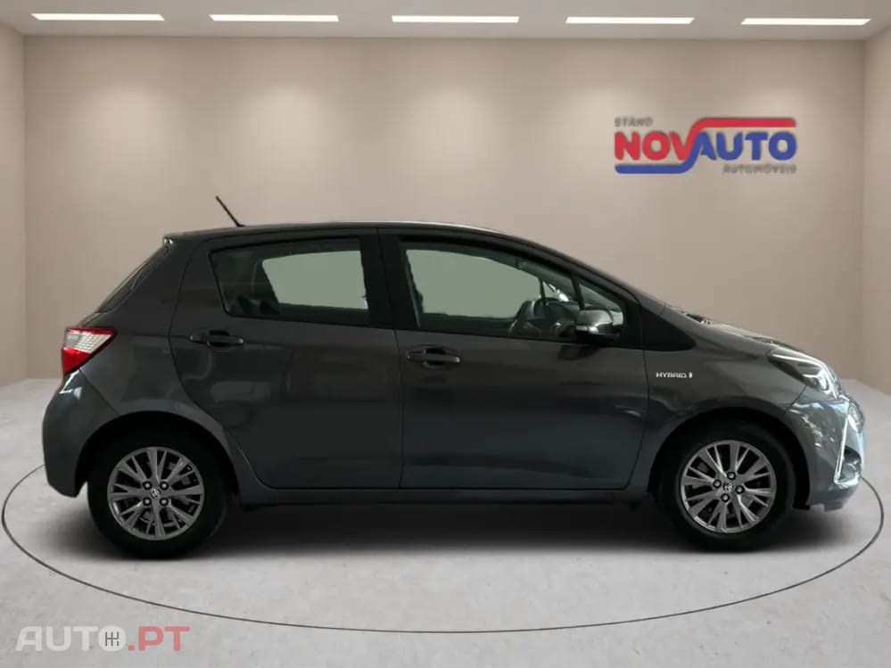Toyota Yaris 1.5 HSD Sport +P.Techno+P.Luxury — fotografia 2